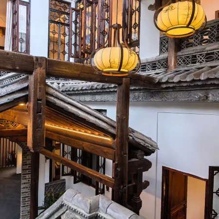 Heting Xiyin Homestay (Weishan Ancient City)