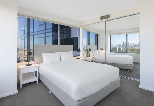 3. 오크스 멜버른 ..