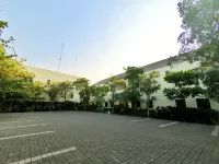 Hotel Transit Pasuruan - parkir