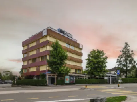 Amanthos Living Zürich Airport Hoteles en Opfikon