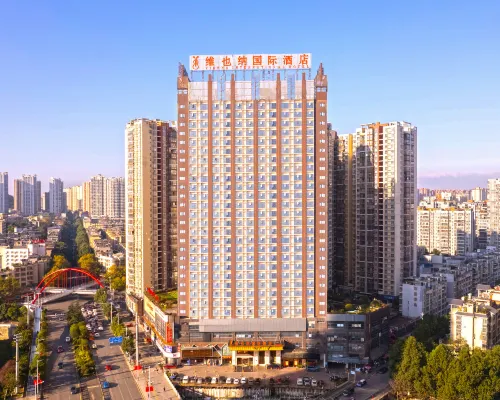 Vienna International Hotel (Guiyang Qingzhen Gaoyuan Mingzhu Junyueguoji) Hotels in Qingzhen