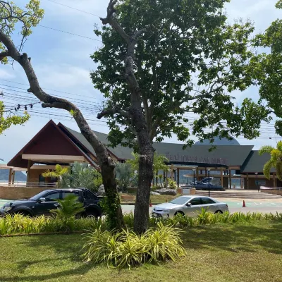 Laytrang Pakmeng Marina Resort and Spa Hotels near Had Pak Meng