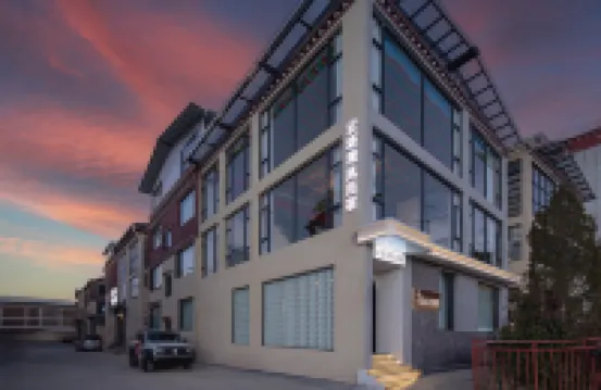 Cloud Tower: Gazing at Mists