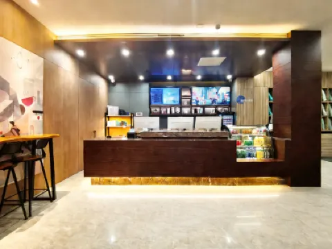 HanTing Premium Hotel (Changchun Railway Station) Hotels near Changchun Railway Station