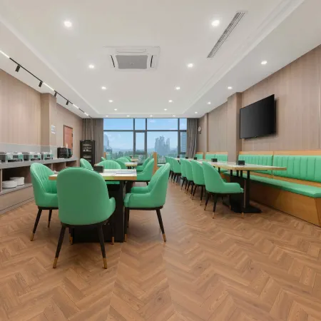 Tuke Light Stay Hotel (Weifang Railway Station North Square Taihua City Branch)