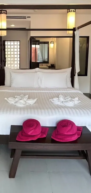 ห้องดีลักซ์ พร้อมทางลงสระว่ายน้ำ