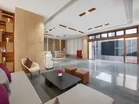 麗楓酒店（鷹潭站凱翔中心廣場店） - 停車場