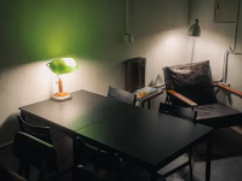 被風吹的人背包客民宿