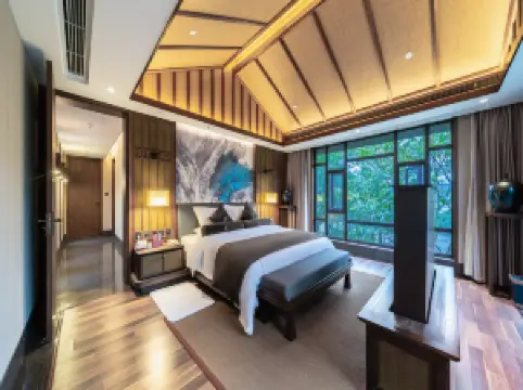 峨眉山観景温泉湯屋