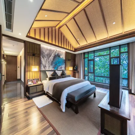Mount Emei View Hot Spring Soup House