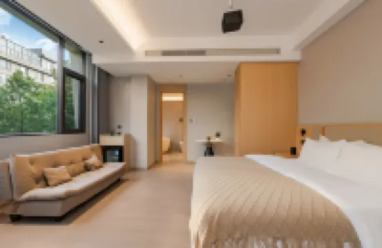 Yinghe Light Luxury Smart Homestay (Hengdian World Studios Store)