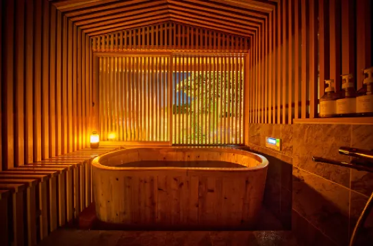 Tetsu-juro （former Ogunis residence） ,  Himeji Castles back parlor-like"400-year-old inn"
