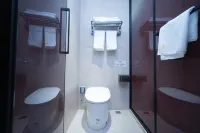 LIKE MUCH Hotel (lianjiang Wanjia City Plaza store) - parking