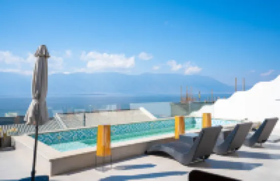 Floral Hotel·Towards the Clouds Villa(Shuanglang, Dali, Erhai)