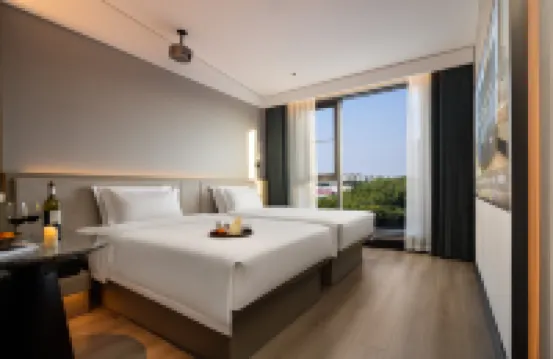 Good Time Hot Spring Hotel (Xianju Wuyue Plaza Branch) Hotels near Commercial Street