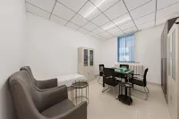 โรงแรมโฮมอินน์ อีส (วิทยาเขตยู่ชูวาน อี้จง จีหนิง อูลานกับ)