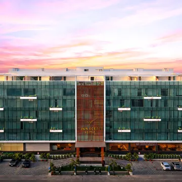 Town Square Suites Hotels near MS Convention