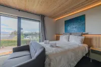 Benmore Hideaway  Cozy Room with Mini Kitchenette Hotels in 