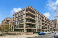 Spacious 3BR near Stratford Station & Olympic Park Hotels in Stratford