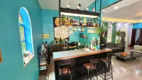 Heshan Songjian Mountain Residence Homestay - bar