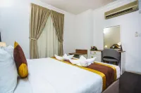La Villa Suites Hotel
