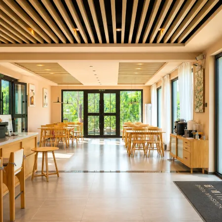 Houshan Park House