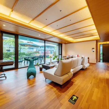 Lanjing Private Hot Spring Resort Villa with Double Pools, Jinshitan, Dalian