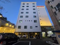 Sokcho Ritz Hotel - parkir