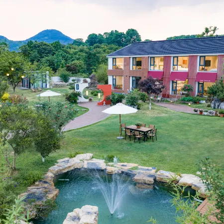 Yixing Oasis Waterfront Garden Homestay