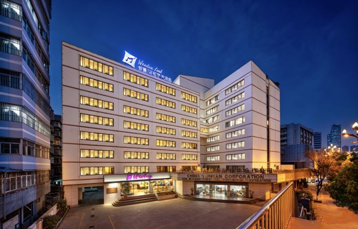 Mengjing Rainbow Hotel (Kunming Station Huancheng South Road Subway Station)