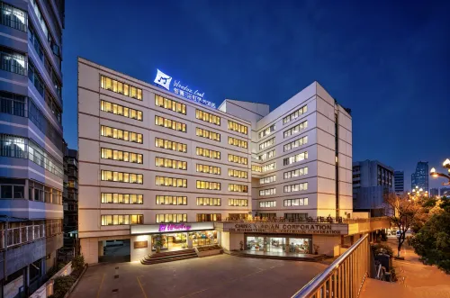 Mengjing Rainbow Hotel (Kunming Station Huancheng South Road Subway Station)