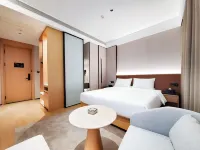 Tuke Global Hotel (Jiaozuo Headquarters New City Henan Polytechnic University South Campus)