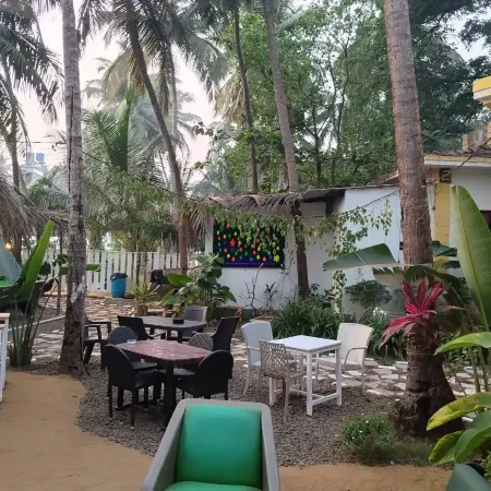 Urban Mad Villas & Studio