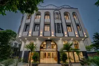 Golden Line Apartment Danang - Condos