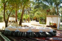 Sahara Lounge - parking