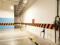 Lavande Hotel (Shehong Juxin Plaza) - parking