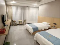 Gulin Huanghua Yitian Hotel - parking