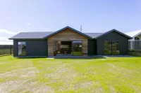 Luxury and Comfortable Modern House in Taupo -  Holiday Villas