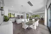 Tropical Villa with Heated Pool and Game Yard - Villas