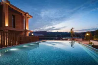 Wudang Mountain Tai Chi Guanyi Hot Spring Resort - Pet friendly