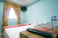 RedDoorz near Mikie Holiday Funland Berastagi - 2-Star