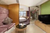 BaiLing Nicesoe Hotel (Guiyang Spray Pool Zilinan) Hotels in Guiyang