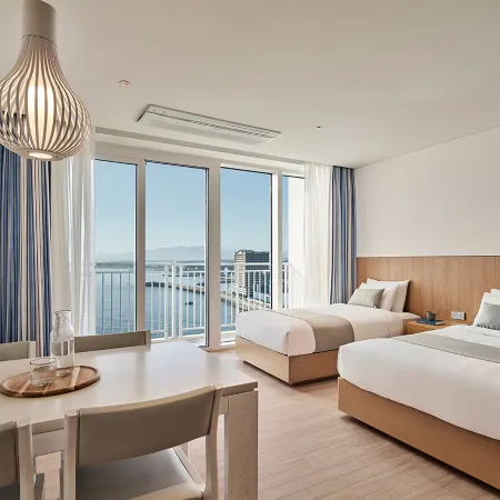 Lotte Resort Sokcho Отели рядом с достопримечательностью «Daepohang Port»