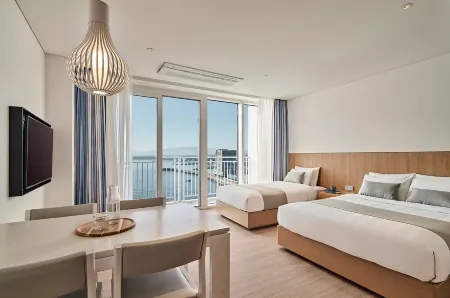 Lotte Resort Sokcho Отели рядом с достопримечательностью «Sokcho City Museum & Displaced Civilians Folk Village»