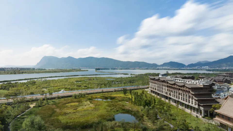 Dian Lake Steigenberger Kunming