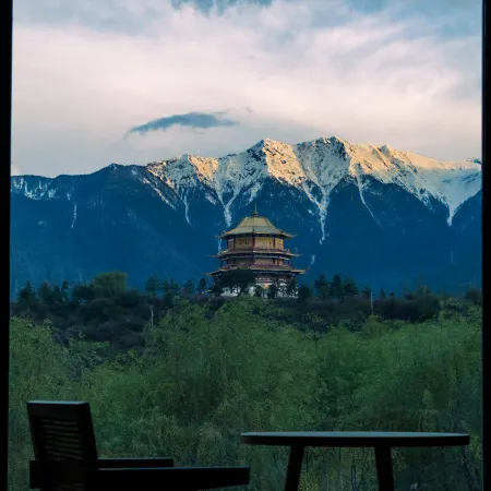 Nyingchi Yanxueshan Fuyang Bieyuan (Niyanghe Branch)