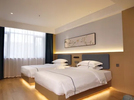 Xinzheng Beiyuan Famous Hotel Отели рядом с достопримечательностью «Henan Mechanical and Electrical Vocational College»