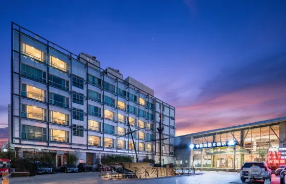 中航翔通遊艇會酒店（青島奧帆中心五四廣場店）