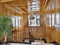 Dchinsenka Sanju Hotels in Deqin