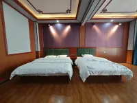 藏悅ホテル（察瓦龍鄉）